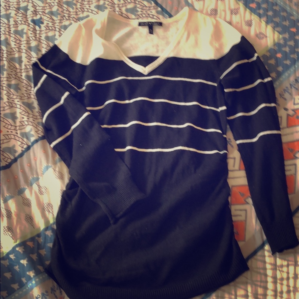 Maternity Mid-Season Top